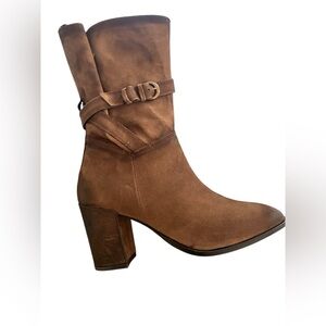 DIBA TRUE BROWN WRAPAROUND BUCKLE HIGH BLOCK HEEL SUEDE BOOTIE Women Sz 9.5 NEW